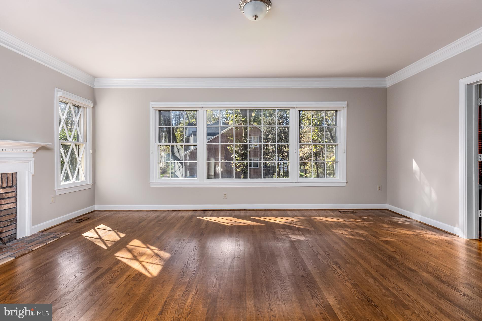 2014 Spring Branch Drive Vienna, VA 22181 - Photo 12 of 65 Gallery Image 12