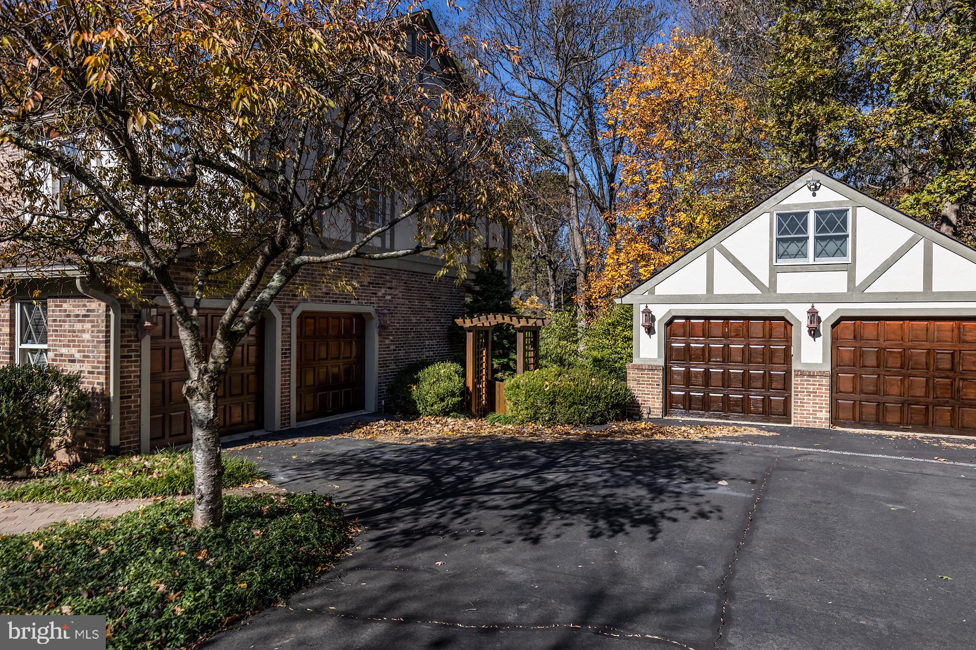 2014 Spring Branch Drive Vienna, VA 22181 - Photo 3 of 65 Gallery Image 3