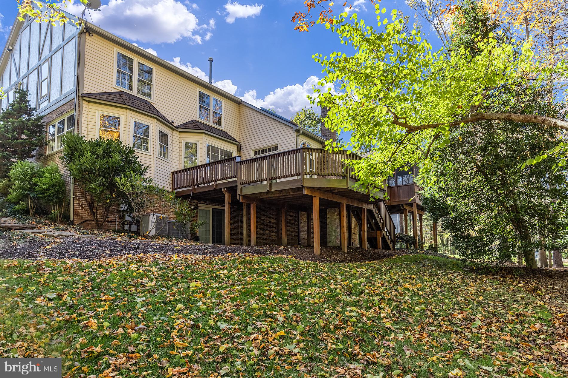 2014 Spring Branch Drive Vienna, VA 22181 - Photo 4 of 65 Gallery Image 4