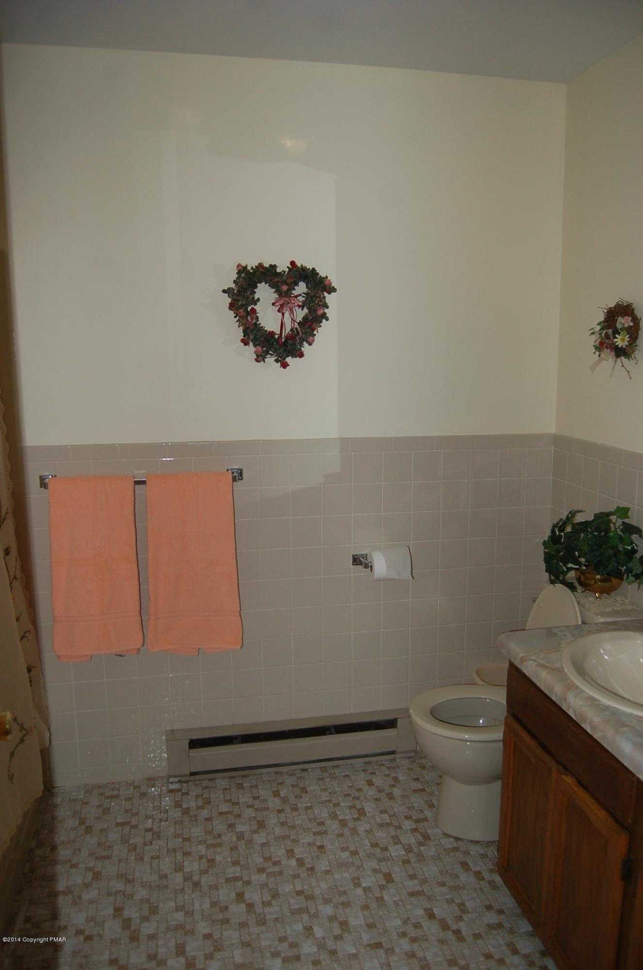 145 Partridge Path Kunkletown, PA 18058 - Photo 5 of 15 DSC_2435
