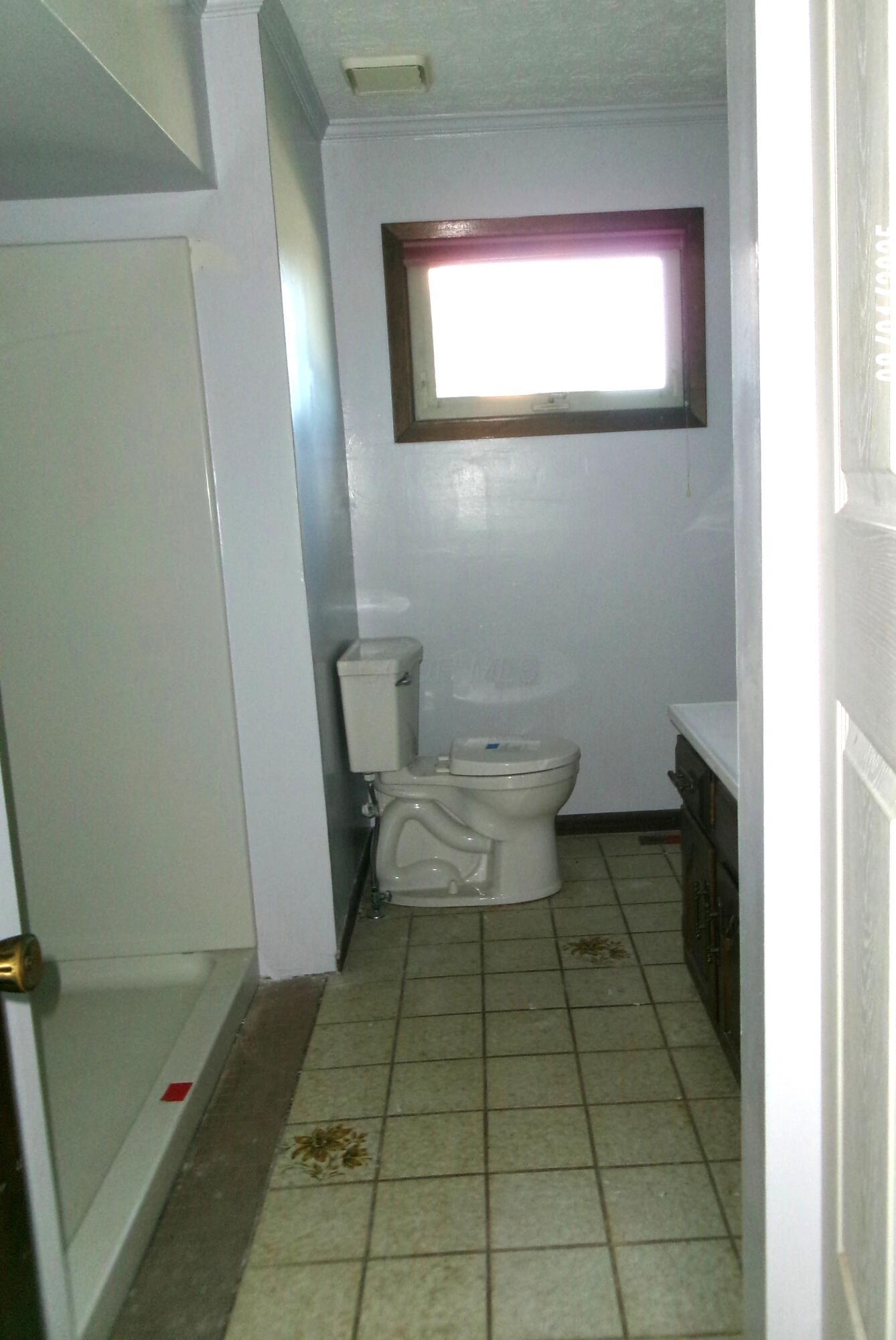 6670 Ridpath Road Grove City, OH 43123 - Photo 18 of 30 Full bathroom