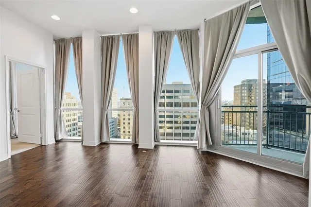 $2,650 | 500 Throckmorton Street, Unit 1409, Fort Worth, TX 76102