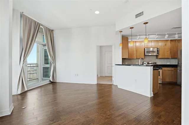 $2,650 | 500 Throckmorton Street, Unit 1409, Fort Worth, TX 76102