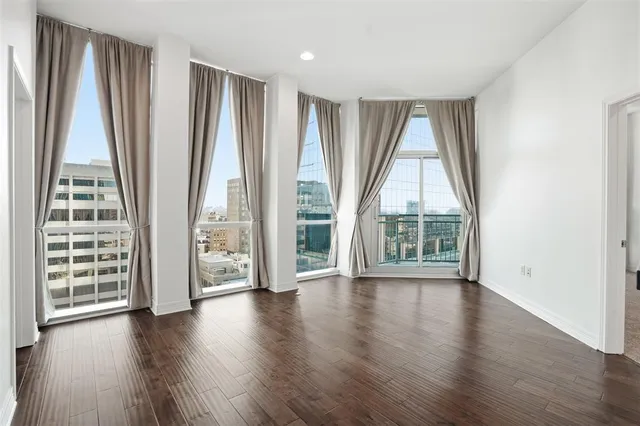 $2,650 | 500 Throckmorton Street, Unit 1409, Fort Worth, TX 76102