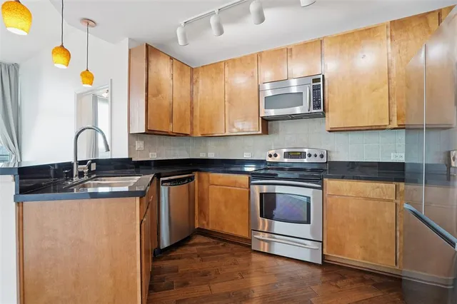 $2,650 | 500 Throckmorton Street, Unit 1409, Fort Worth, TX 76102