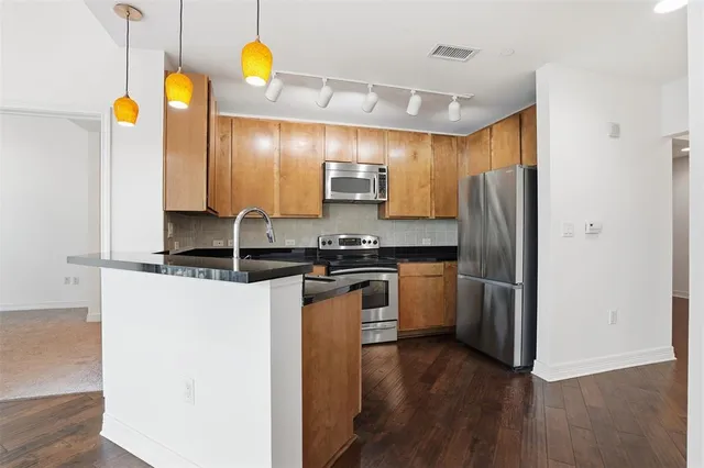 $2,650 | 500 Throckmorton Street, Unit 1409, Fort Worth, TX 76102