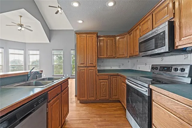 $370,000 | 20912 East 50th St Court South, Blue Springs, MO 64015