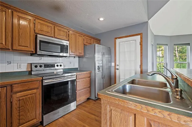 $370,000 | 20912 East 50th St Court South, Blue Springs, MO 64015