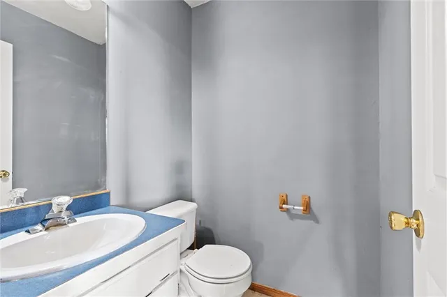 $370,000 | 20912 East 50th St Court South, Blue Springs, MO 64015