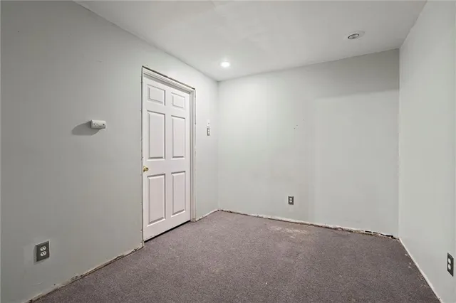 $370,000 | 20912 East 50th St Court South, Blue Springs, MO 64015