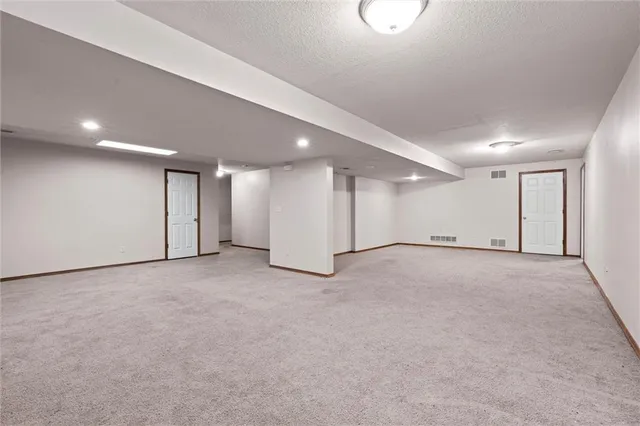 $370,000 | 20912 East 50th St Court South, Blue Springs, MO 64015