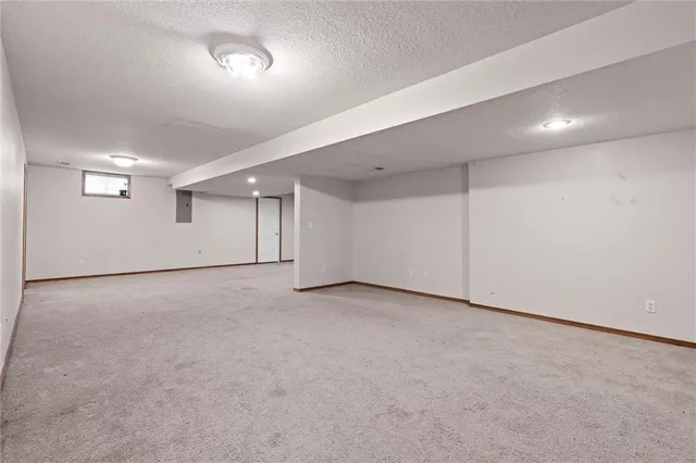 $370,000 | 20912 East 50th St Court South, Blue Springs, MO 64015