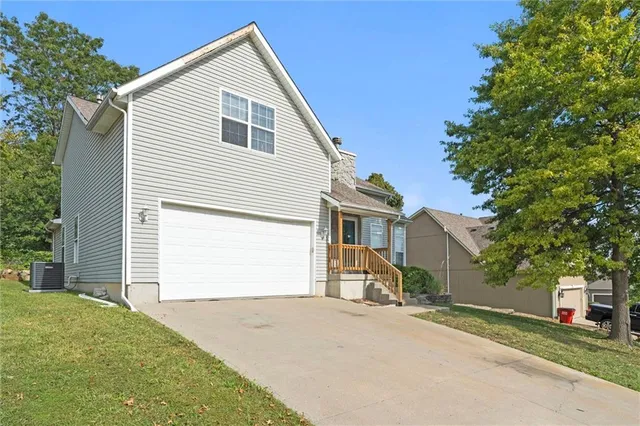 $370,000 | 20912 East 50th St Court South, Blue Springs, MO 64015