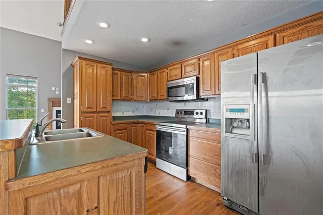 $370,000 | 20912 East 50th St Court South, Blue Springs, MO 64015