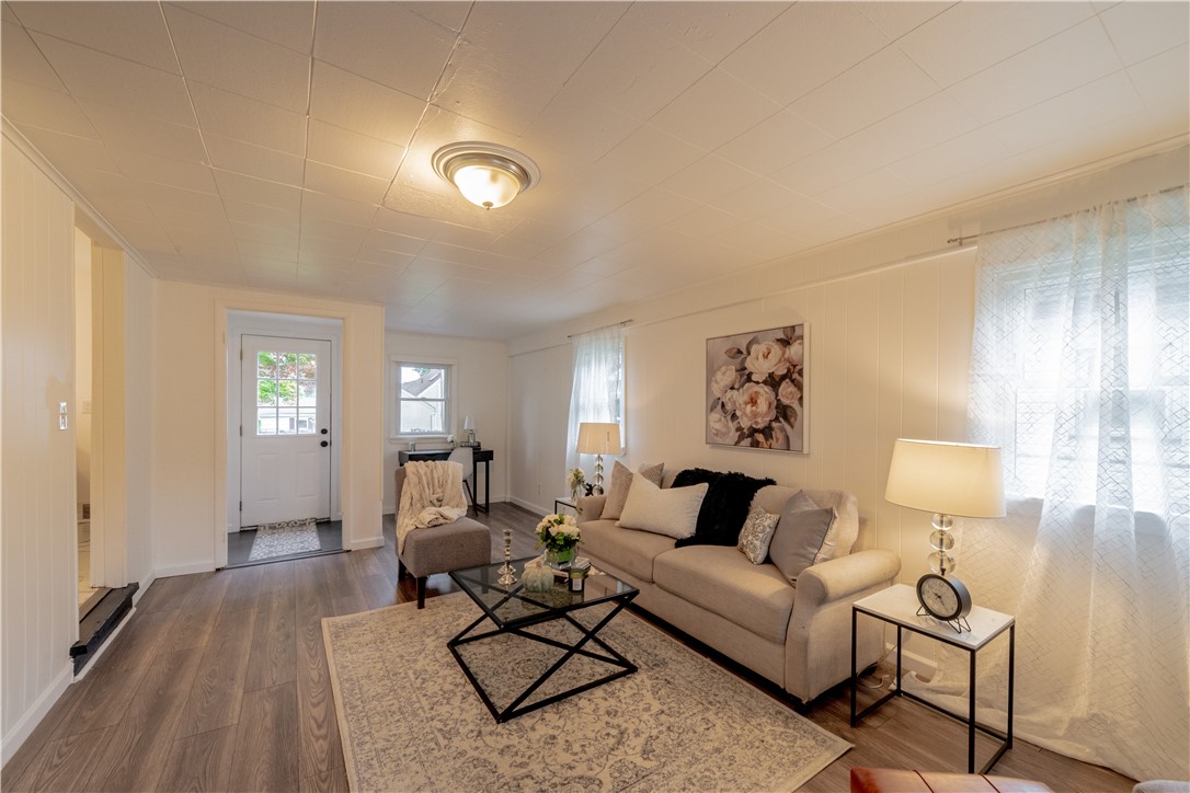 19 Mac Arthur Road Greece, NY 14615 - Photo 4 of 17