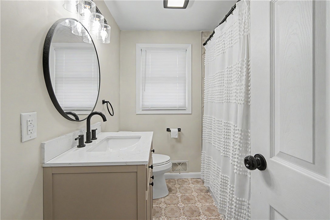 162 Larchmont Road Warwick, RI 02886 - Photo 16 of 36