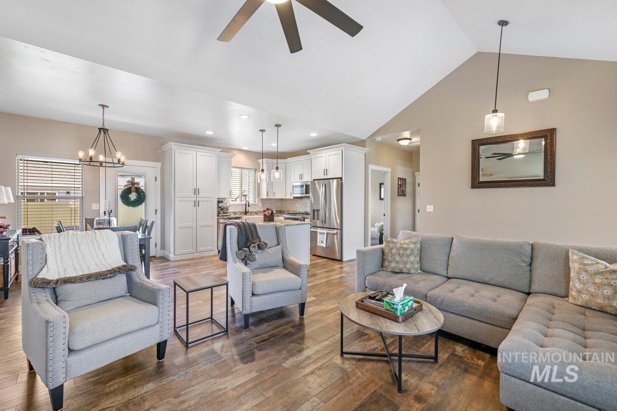 905 Black Mountain Road Kimberly, ID 83341 - Photo 4 of 29