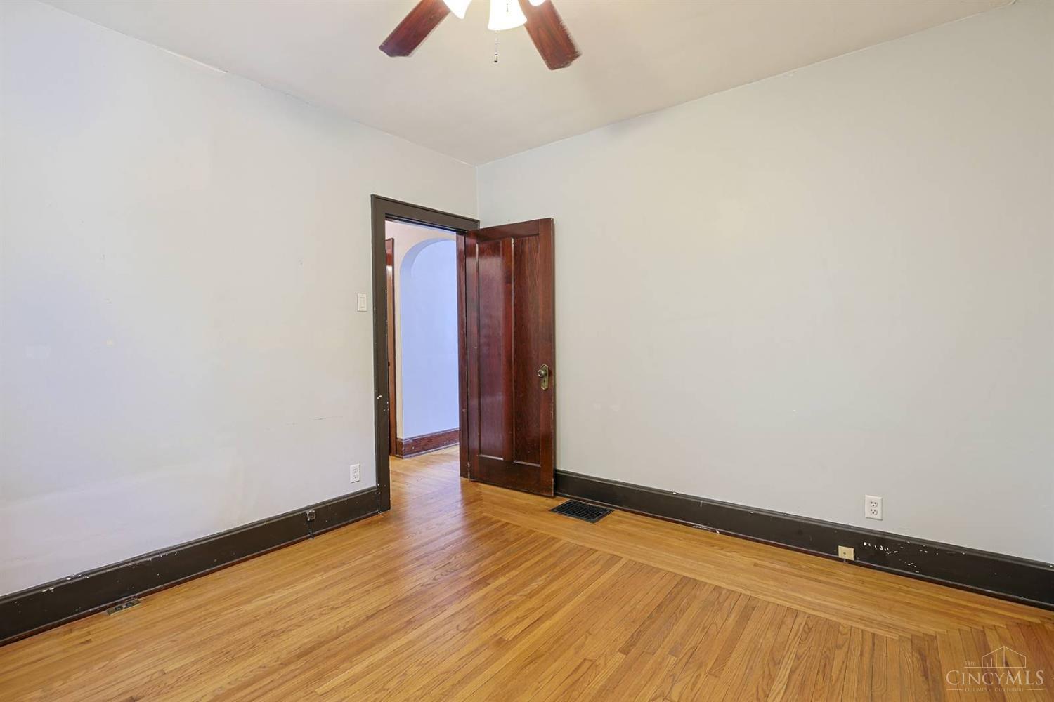 5719 Lester Road Cincinnati, OH 45213 - Photo 17 of 29