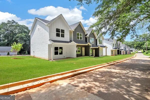 $1,450 | 50 South Jackson Street, Unit 603, Forsyth, GA 31029