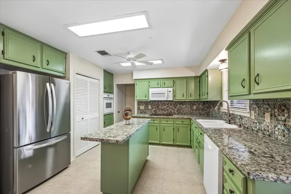 $350,000 | 103 Bluebonnet Drive, Bellville, TX 77418