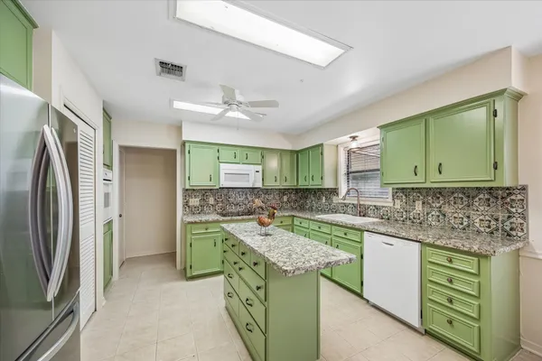 $350,000 | 103 Bluebonnet Drive, Bellville, TX 77418