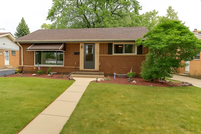 $335,900 | 2205 Mayfair Avenue, Westchester, IL 60154
