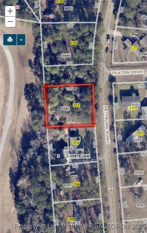 202 Pettiford Road Peletier, NC 28584 - Photo 2 of 12 a grocery store filled with lots of fruit and vegetables