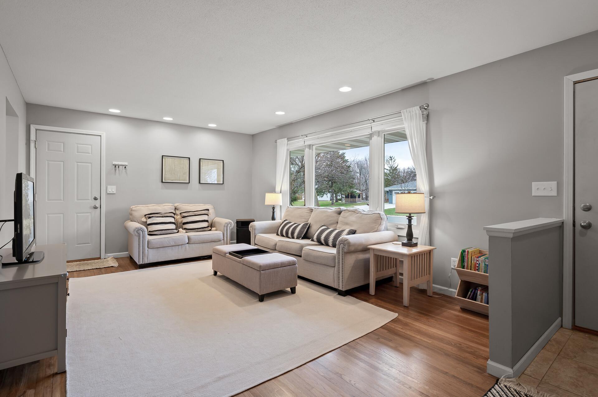 10049 Goodrich Road Bloomington, MN 55437 - Photo 2 of 42