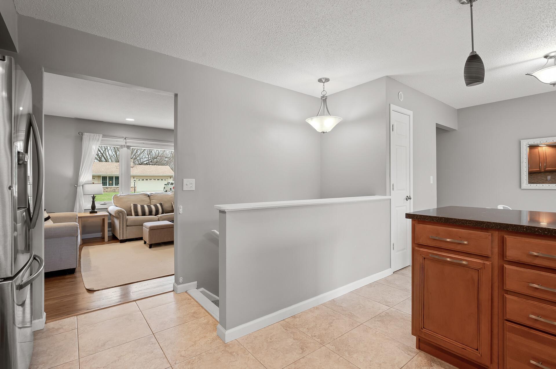 10049 Goodrich Road Bloomington, MN 55437 - Photo 8 of 42
