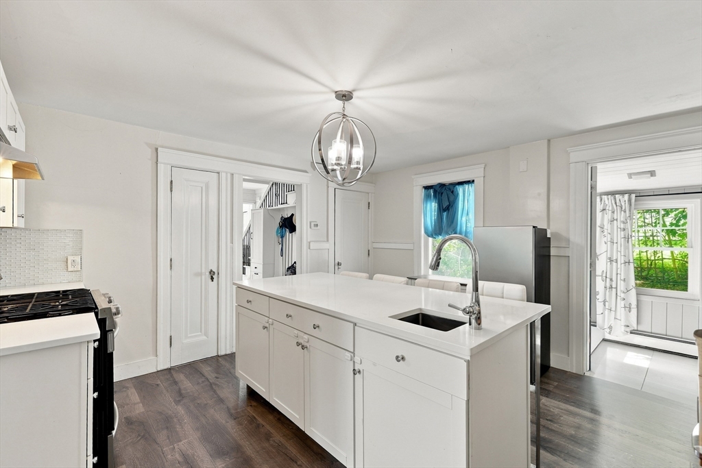 43 Chilmark Street Worcester, MA 01604 - Photo 6 of 36 Gallery Image 6