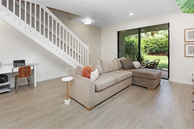 $3,250 | 4333 Vineyard Circle, Unit 4333, Weston, FL 33332