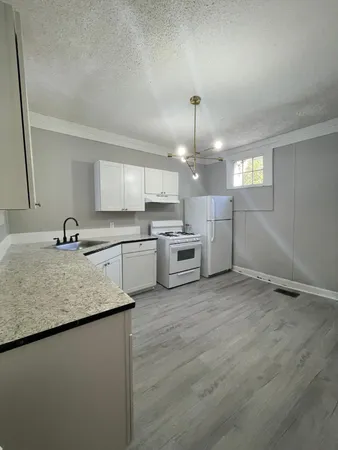 $2,550 | 45 Chapel Street, Unit C, Charleston, SC 29403