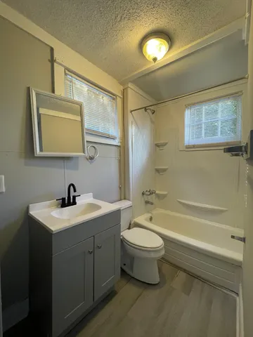 $2,550 | 45 Chapel Street, Unit C, Charleston, SC 29403