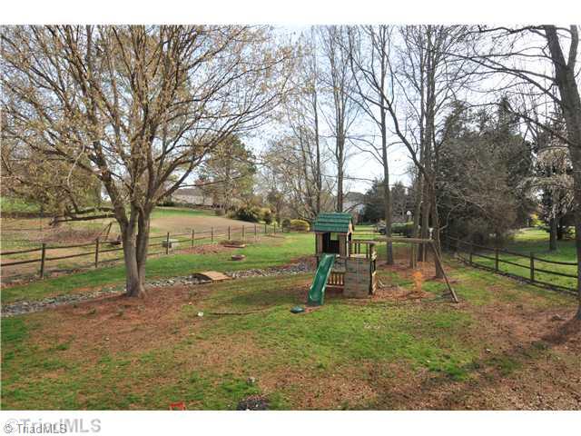 6937 Bridgewood Road Clemmons, NC 27012 - Photo 14 of 15 Yard/Garden.