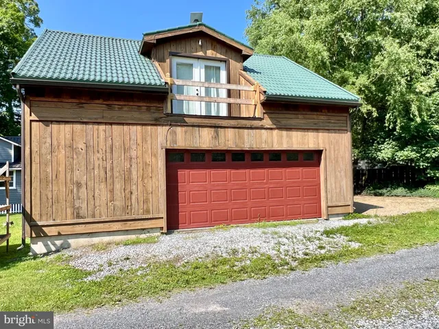 $365,000 | 124 Long Bend Beach Road, Hopewell, PA 16650