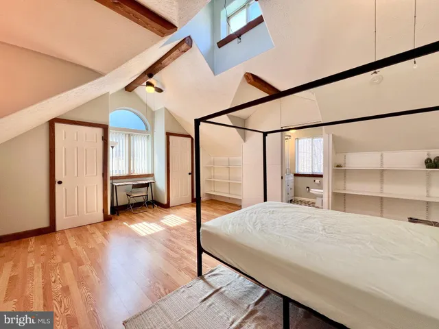 $365,000 | 124 Long Bend Beach Road, Hopewell, PA 16650