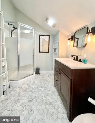 $365,000 | 124 Long Bend Beach Road, Hopewell, PA 16650