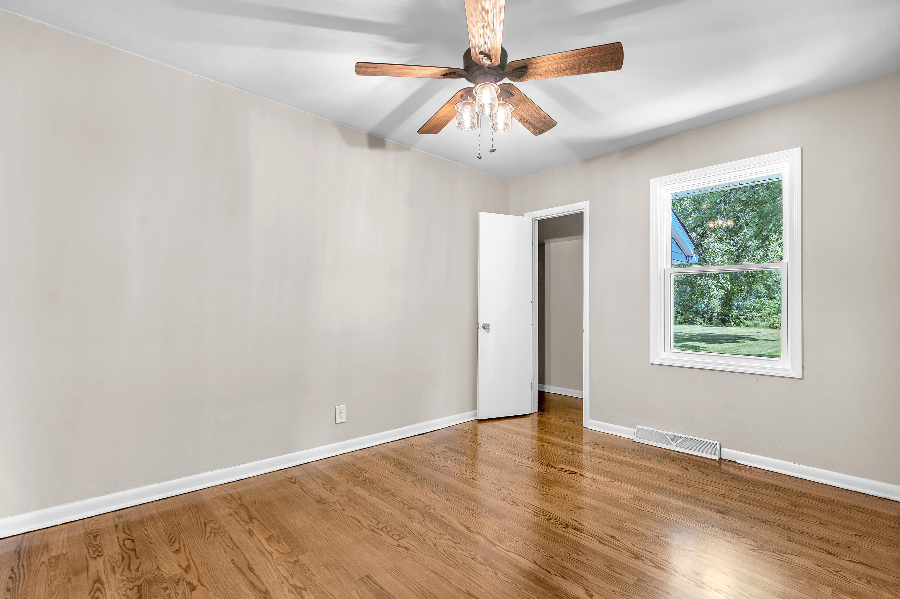 2851 44th Street Highland, IN 46322 - Photo 17 of 25 3000x1999