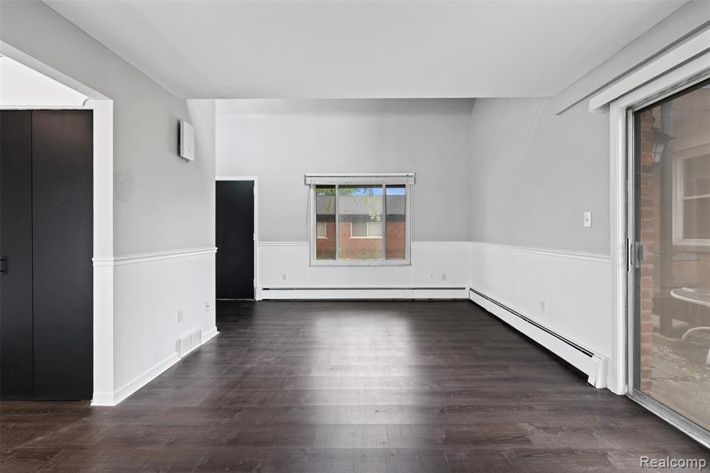 3915-4 Devon Road, Unit 4 Royal Oak, MI 48073 - Photo 4 of 14