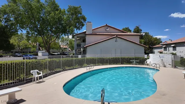 $1,400 | 2712 Beaver Creek Court, Unit 102, Las Vegas, NV 89117