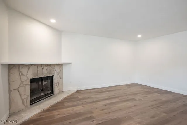 $1,400 | 2712 Beaver Creek Court, Unit 102, Las Vegas, NV 89117