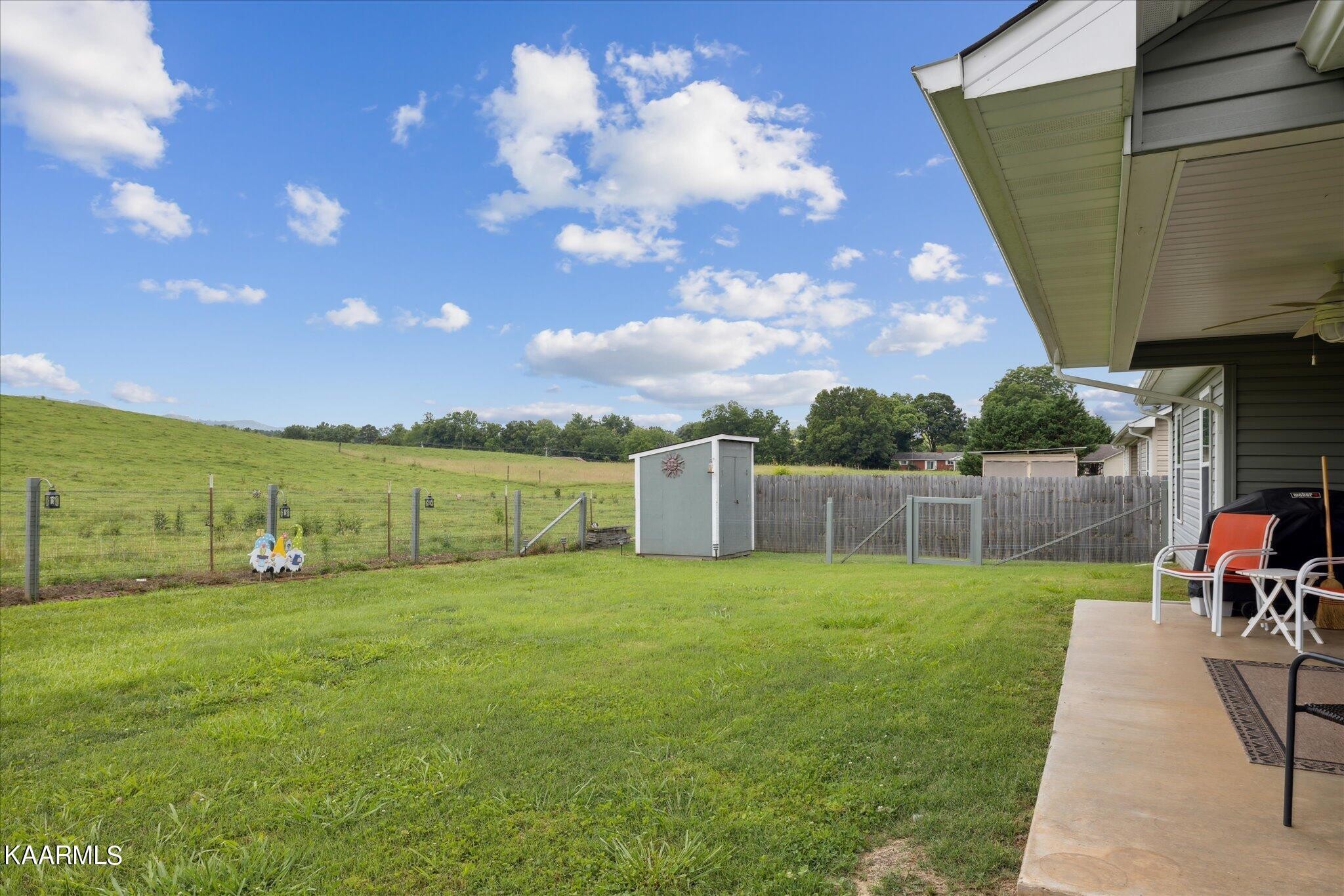 2038 Murphys Chapel Drive Sevierville, TN 37876 - Photo 3 of 25