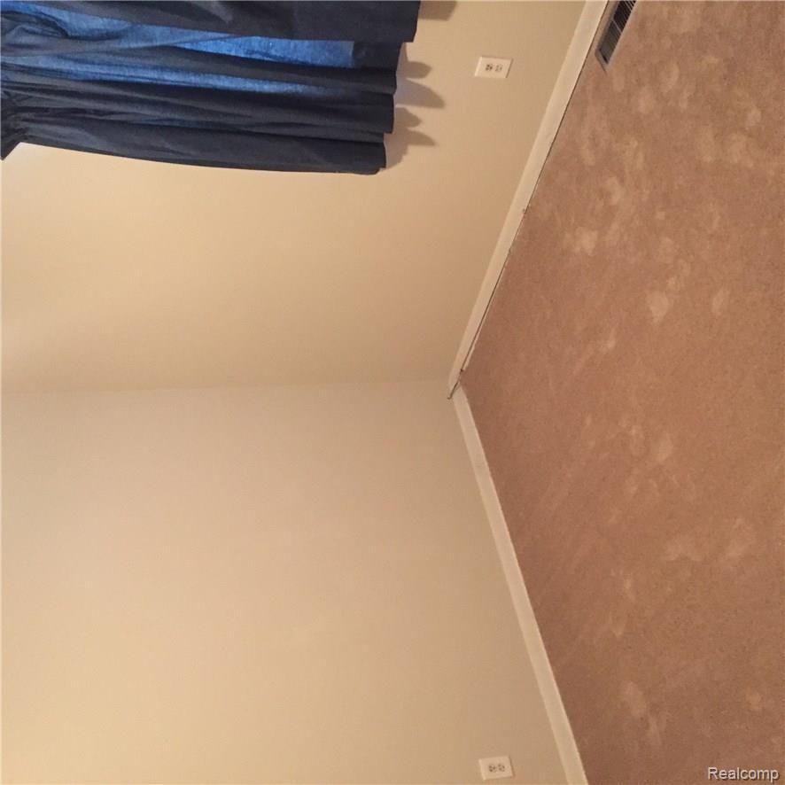 14574 Inkster Road Romulus, MI 48174 - Photo 7 of 11 image.jpeg