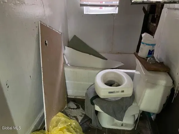 $129,900 | 23 Glen Avenue, Troy, NY 12180