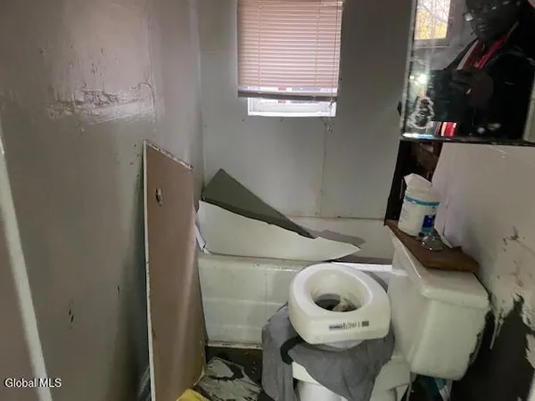 $129,900 | 23 Glen Avenue, Troy, NY 12180