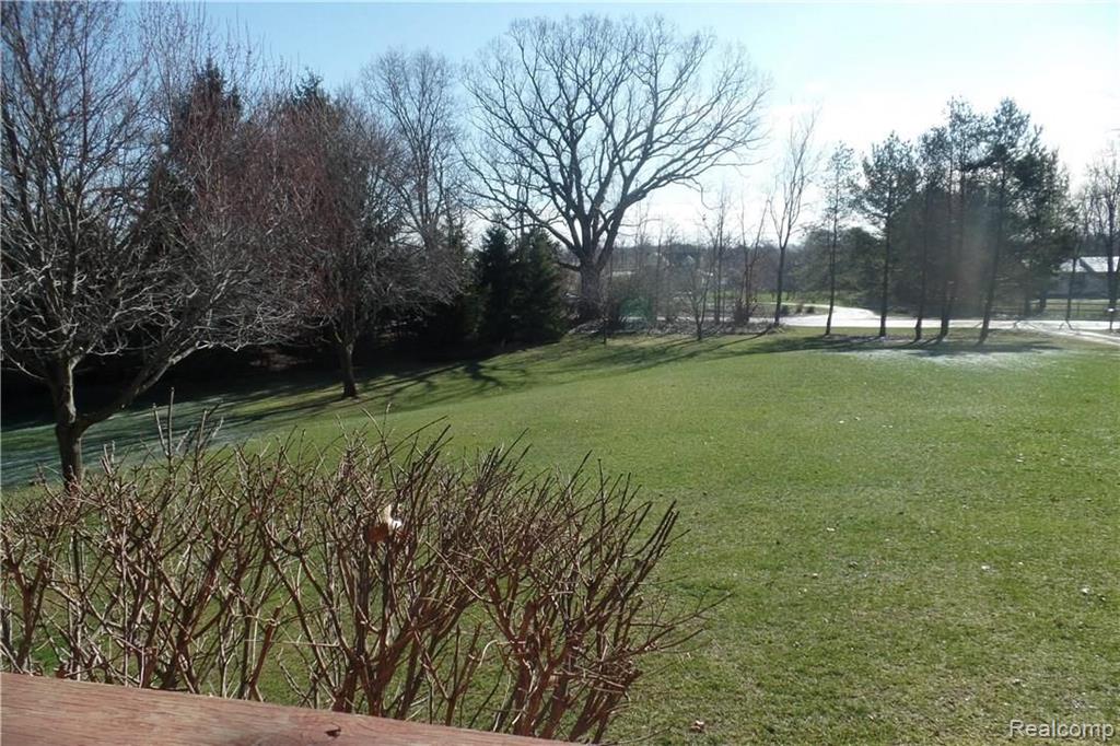1876 Dutcher Road Howell, MI 48843 - Photo 4 of 24