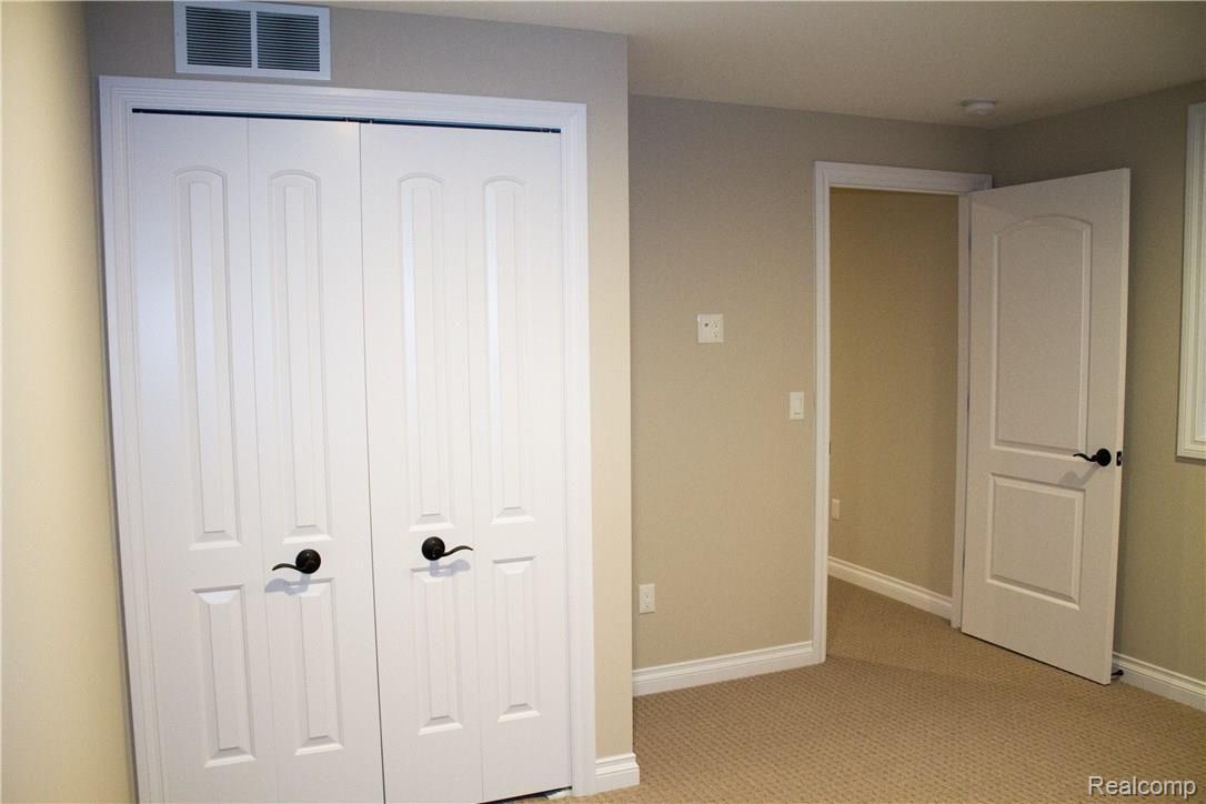 1901 Fiddler Court, Unit 7 Howell, MI 48843 - Photo 63 of 77 IMG_0473.jpg