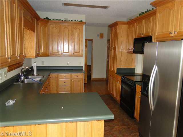 1358 Dunlap Road Madison, NC 27025 - Photo 7 of 12 Kitchen.