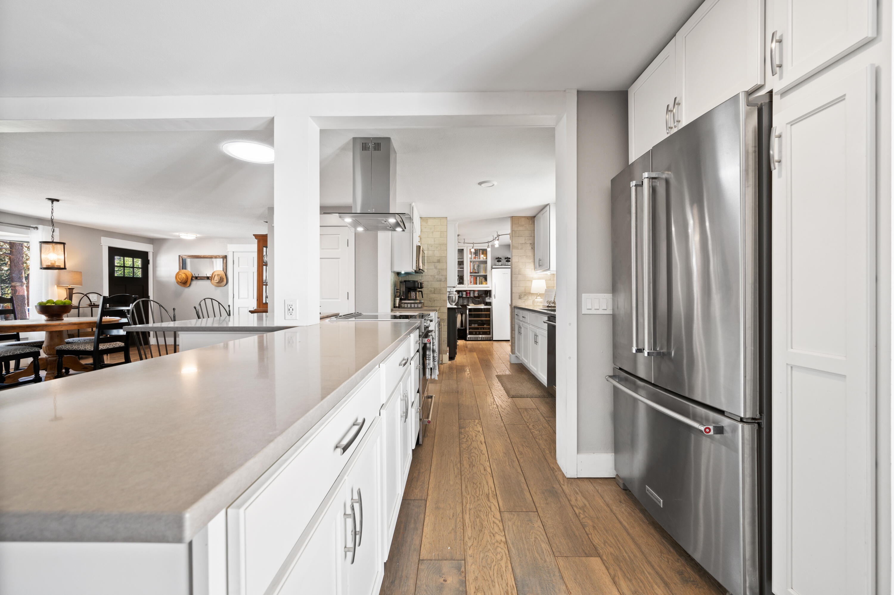 19096 Baker Road Bend, OR 97702 - Photo 20 of 41 Kitchen/Pantry