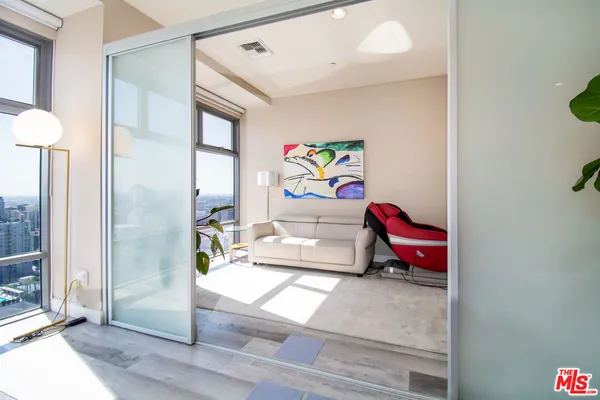 $3,900 | 801 South Grand Avenue, Unit 1909, Los Angeles, CA 90017